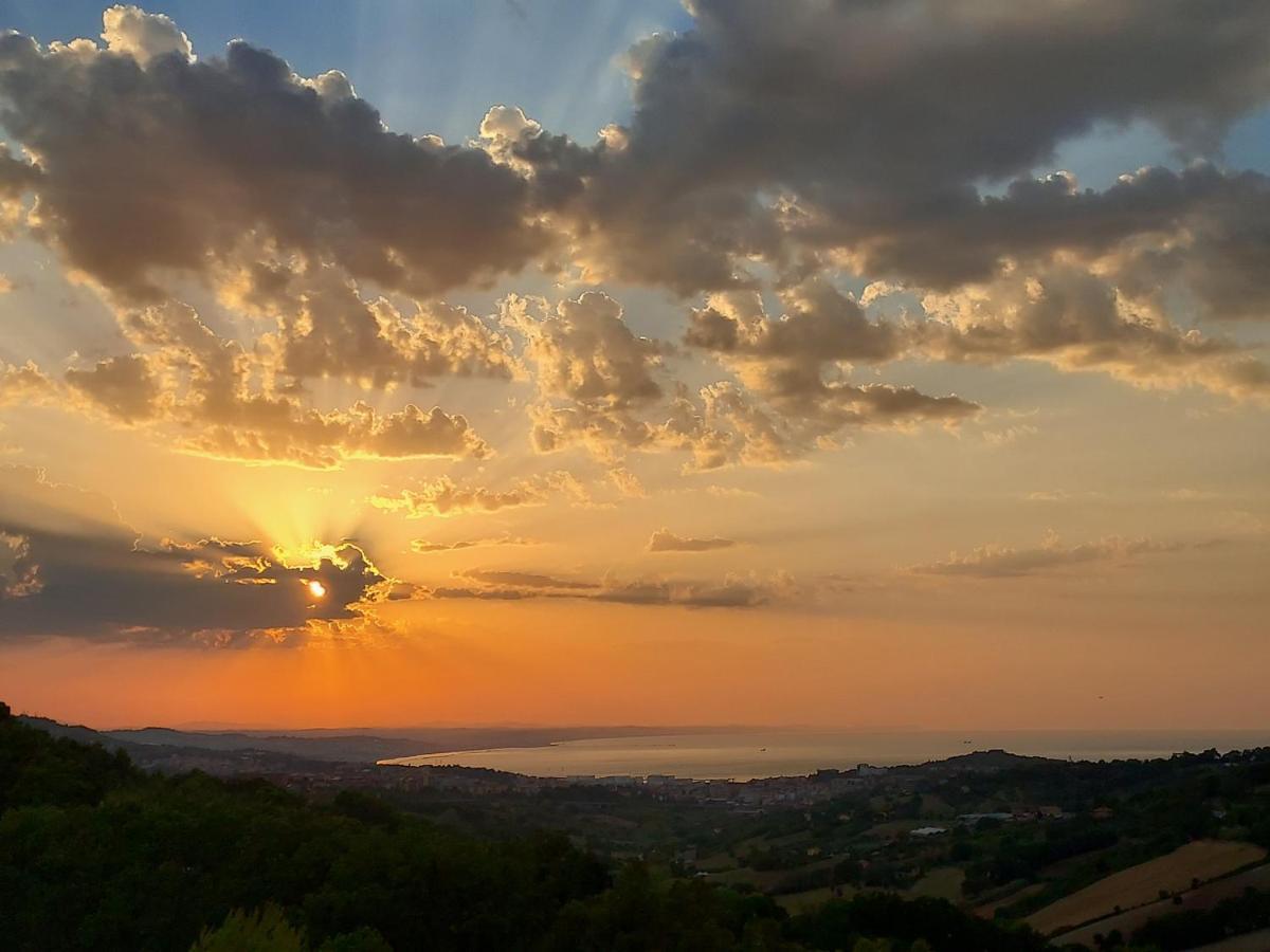 Villa De Ruschi Montacuto エクステリア 写真